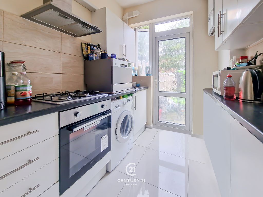 Property photo 3 of 17 E02041 (11)