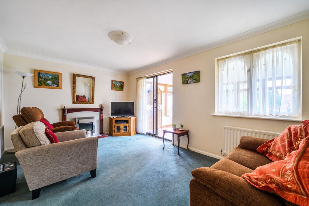 Property photo 3 of 19 5-6Abbb93F72098-1527923-1A0Ed4B83Cb3F-6-1-1