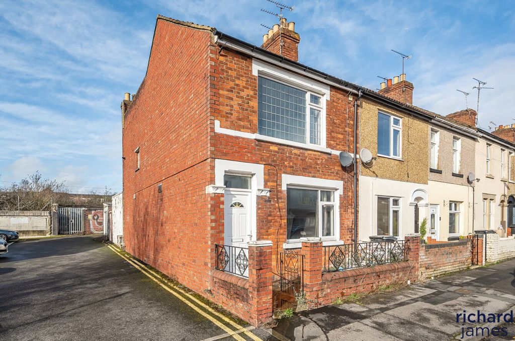 Property photo 1 of 13 Eea64E0F58904A98B4E47Fe7Be8d896c