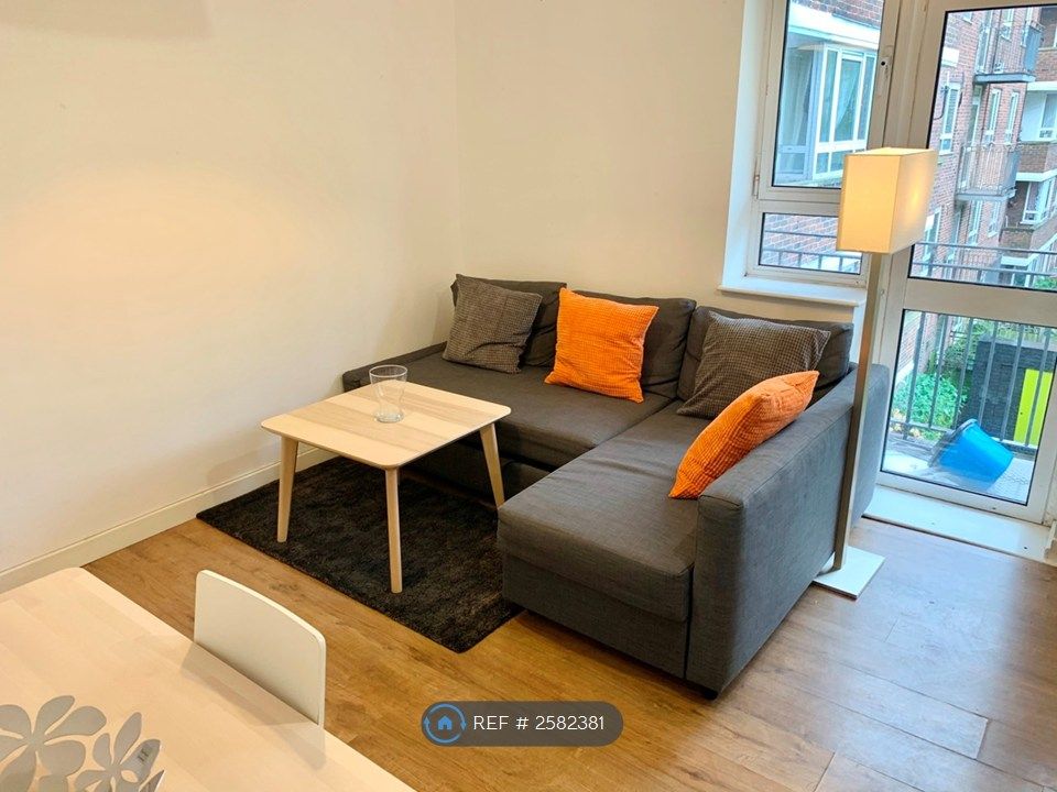 Property photo 3 of 14 Lounge Picture 2