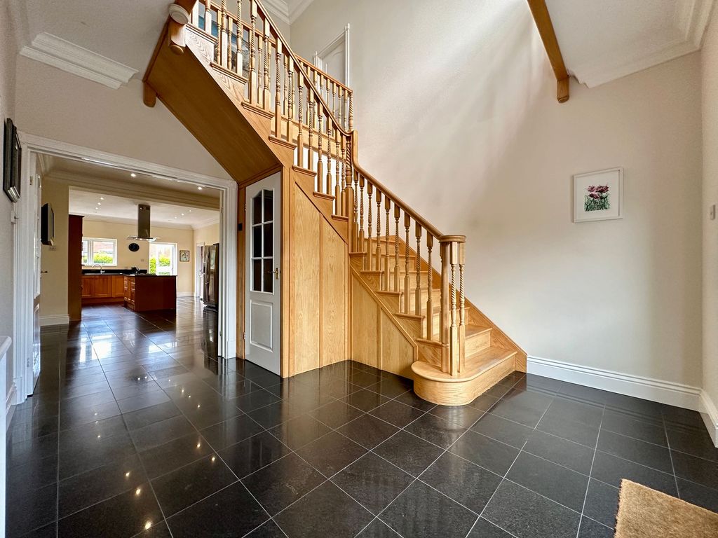 Property photo 2 of 26