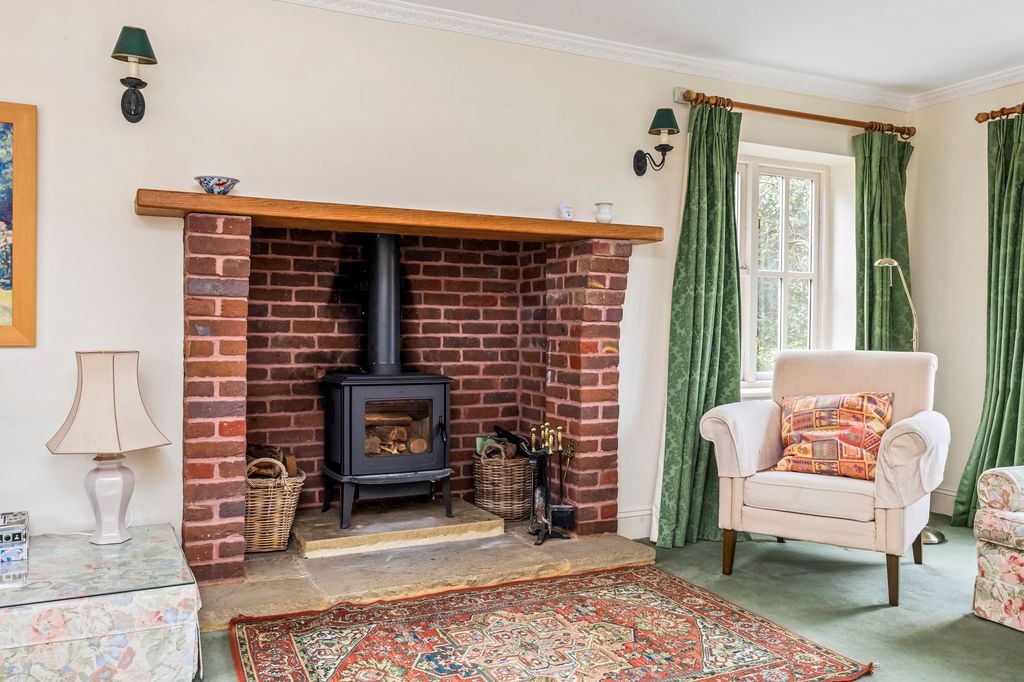 Property photo 3 of 34