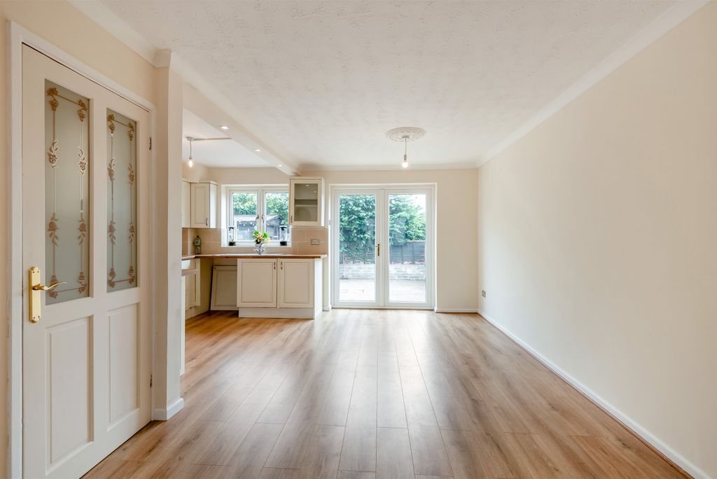 Property photo 3 of 29