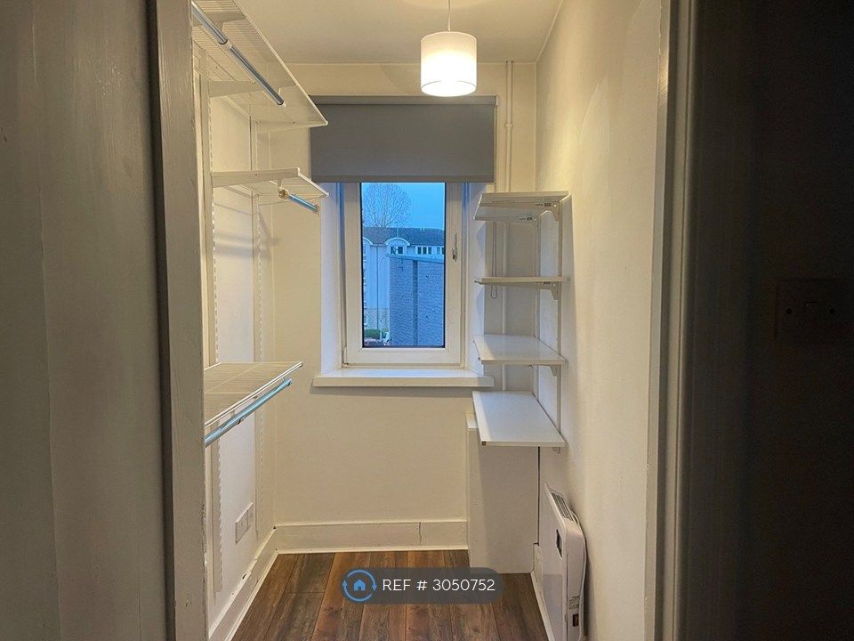 Property photo 2 of 25