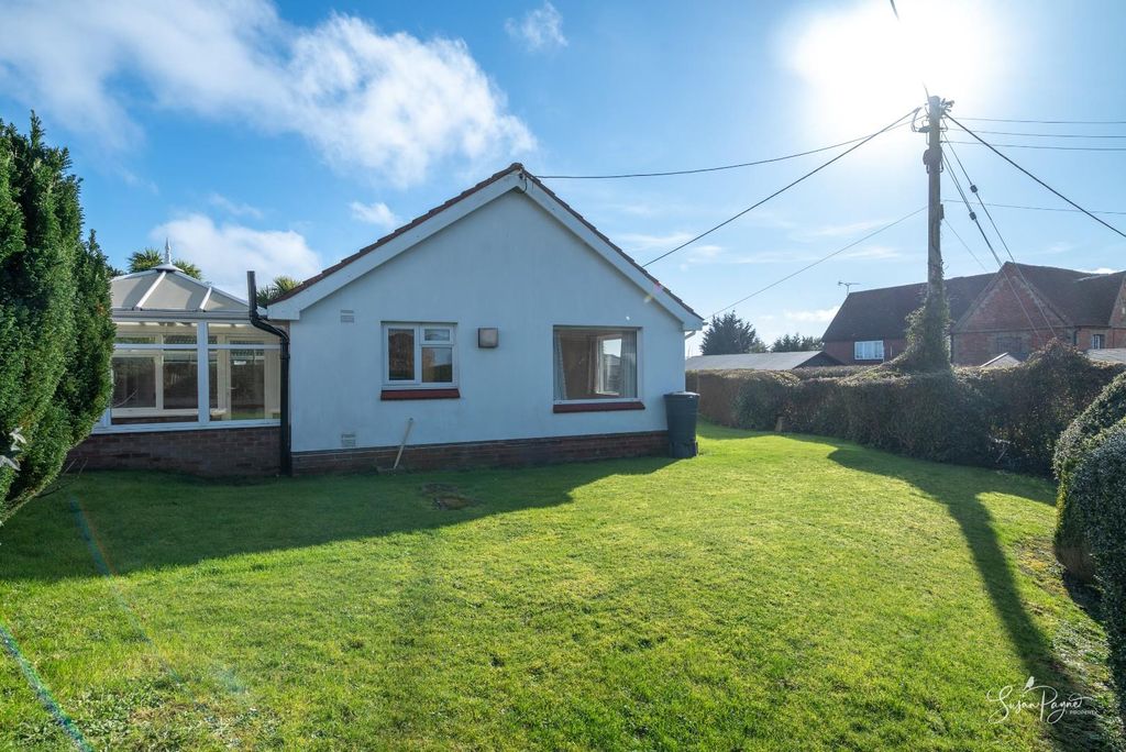 Property photo 2 of 21 Garden