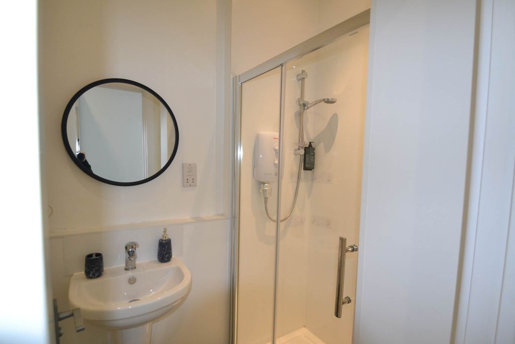 Property photo 3 of 3