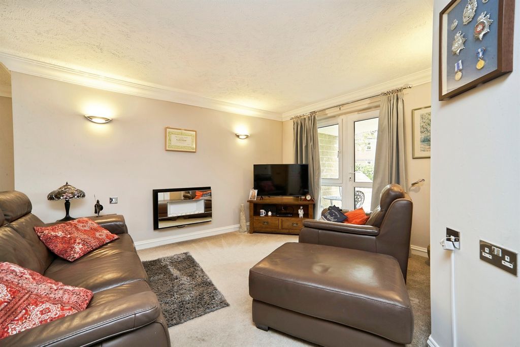 Property photo 2 of 14