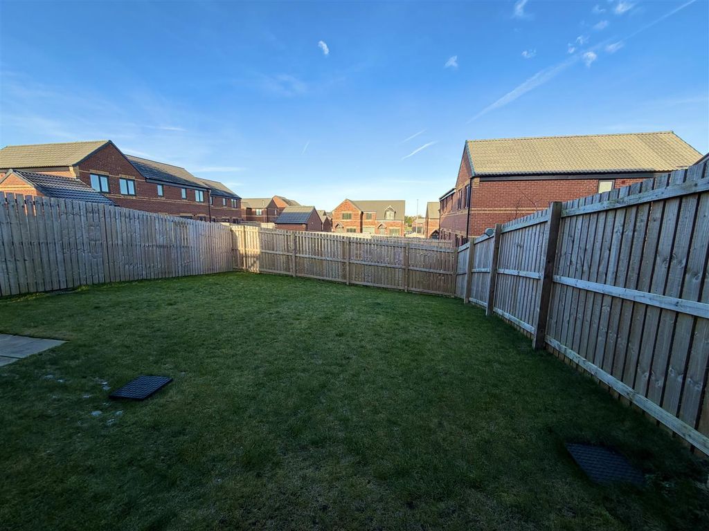 Property photo 3 of 15 Externally