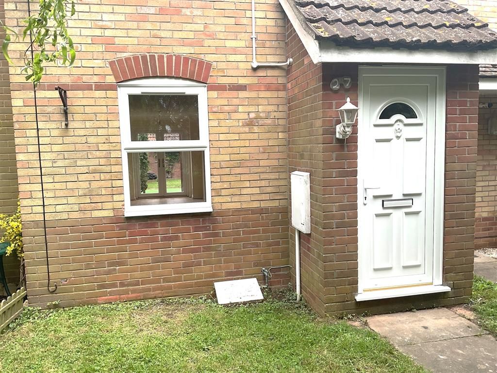 Property photo 2 of 2 Front