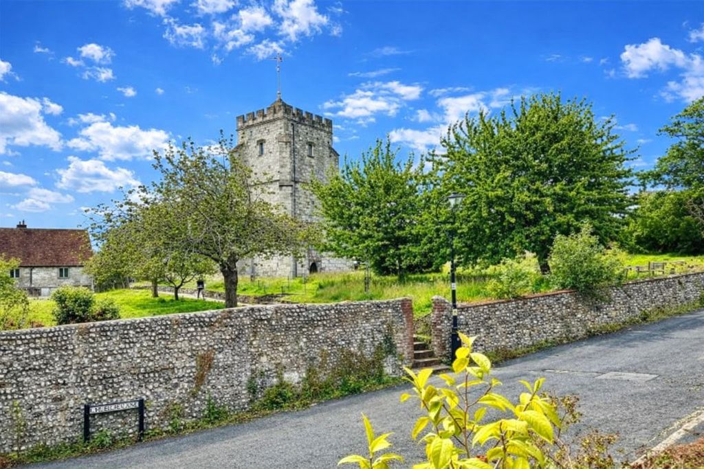 Property photo 2 of 17