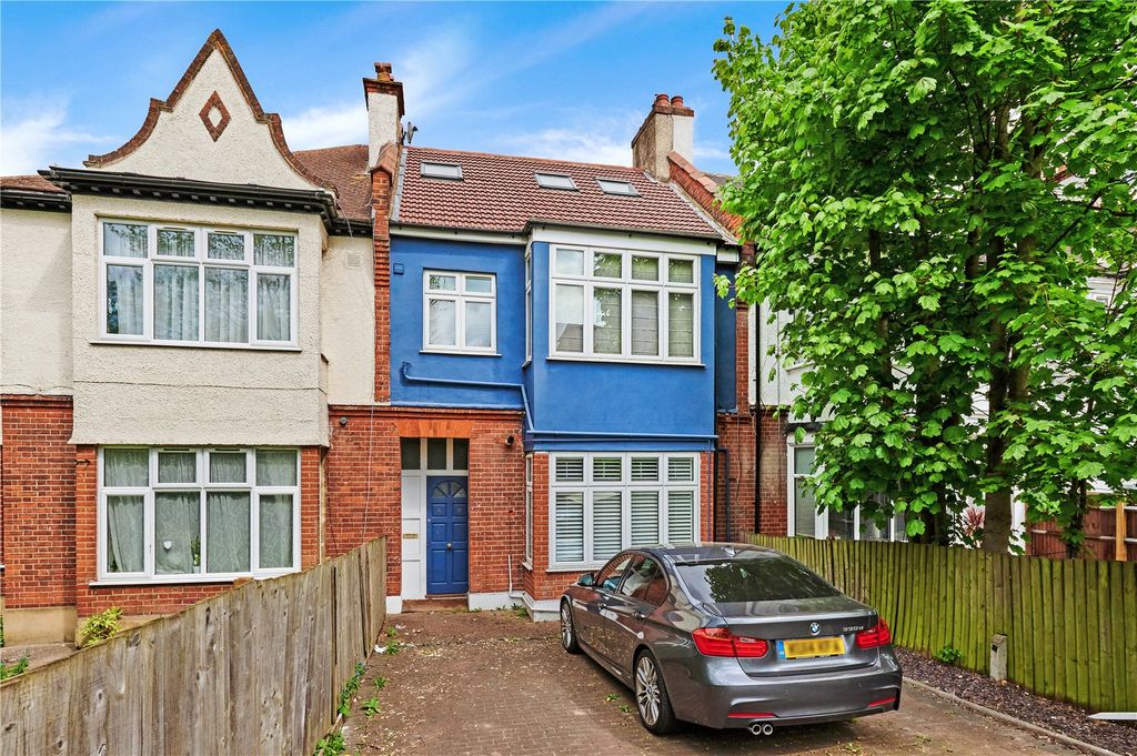 Property photo 2 of 12 Picture No. 18