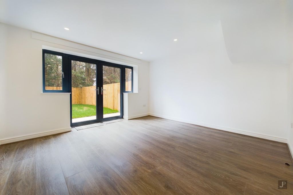 Property photo 3 of 9 Cam01632G0-Pr0014-Still006.Jpg