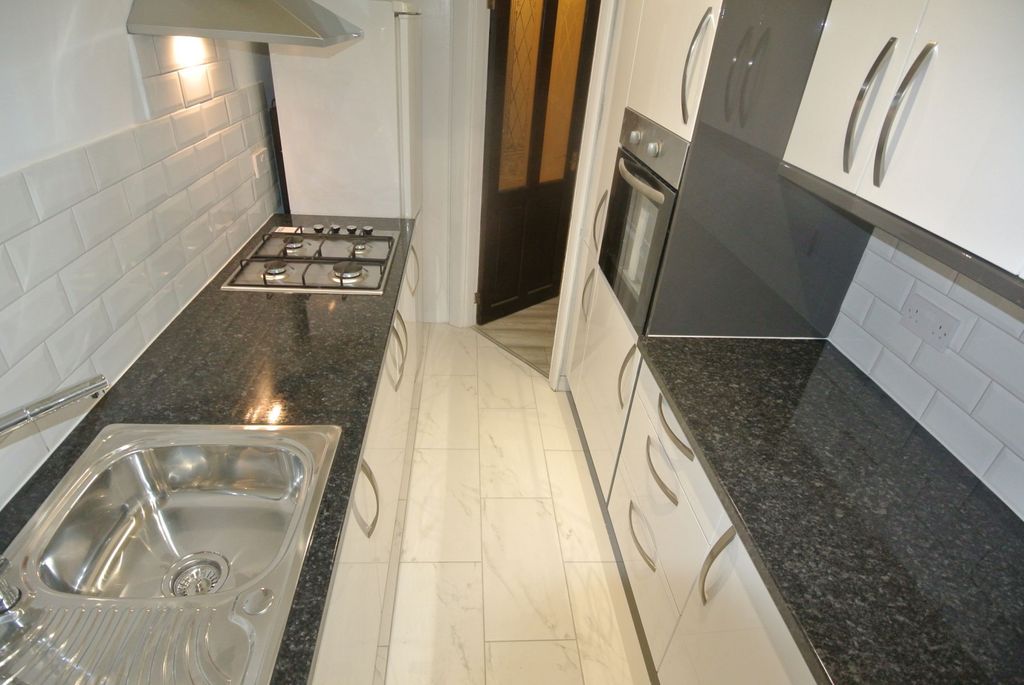 Property photo 2 of 14 Gallery