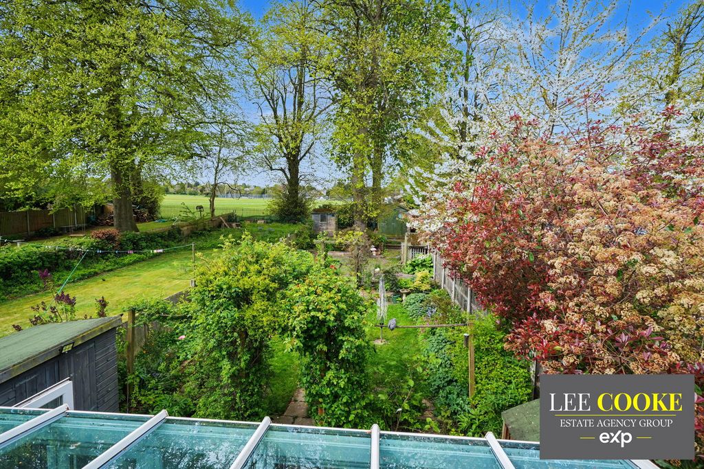 Property photo 3 of 33