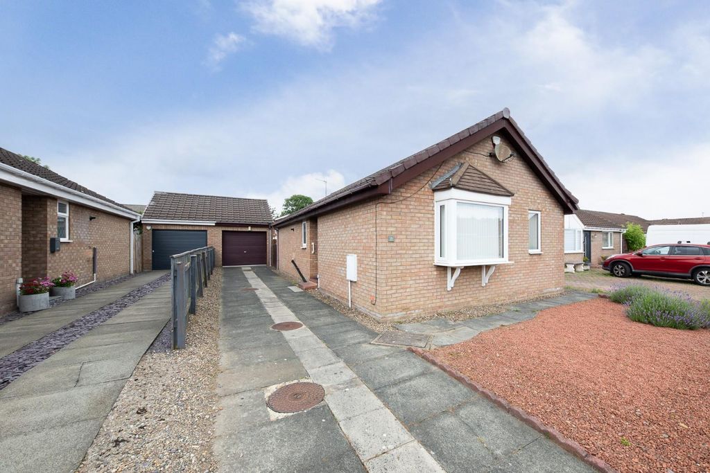 Property photo 1 of 11 Front External