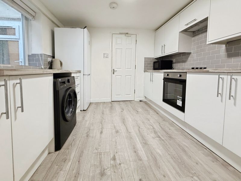 Property photo 3 of 14 Photo 8