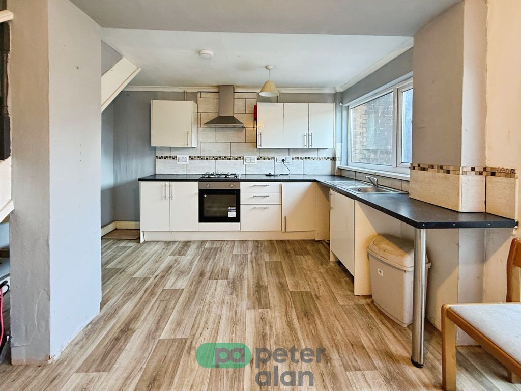 Property photo 2 of 7 Front