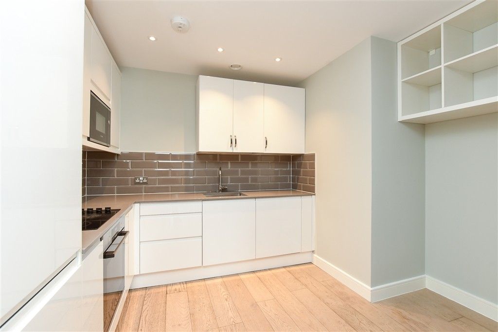 Property photo 1 of 17 Kitchen