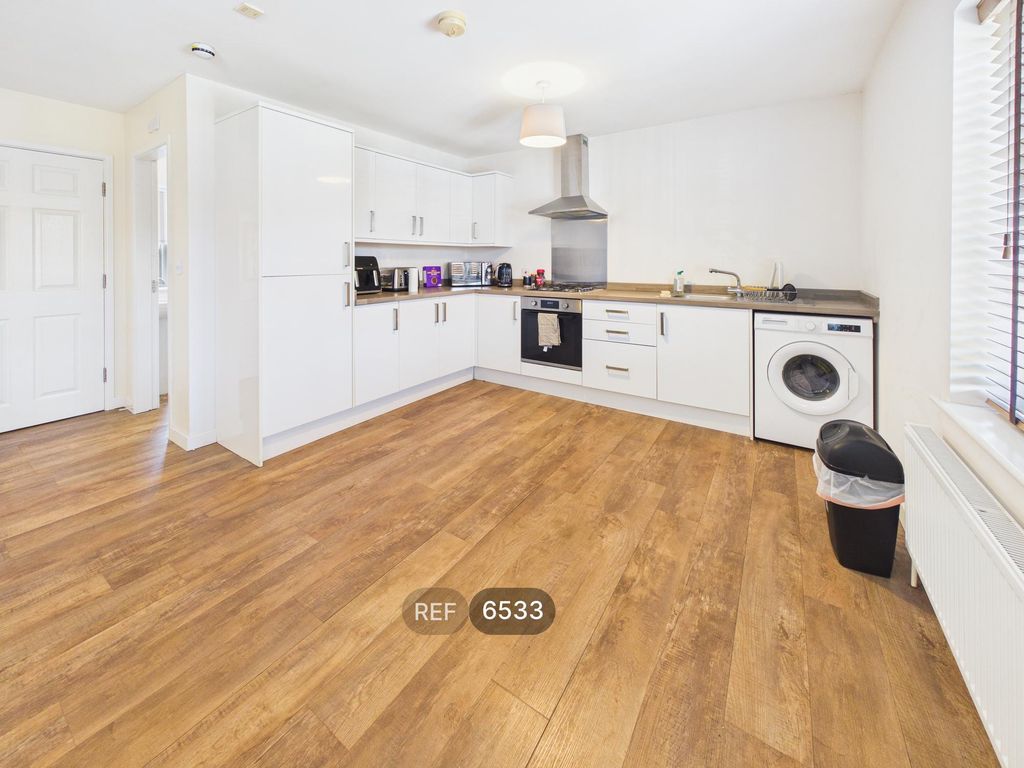 Property photo 2 of 9 Kitchen / Living Area