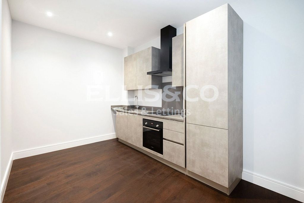 Property photo 3 of 10 Picture No. 06