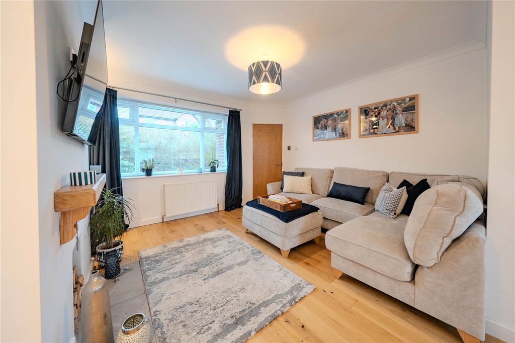 Property photo 2 of 13 Picture No. 12