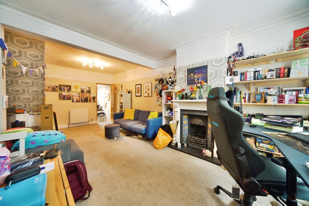 Property photo 2 of 14 Photo