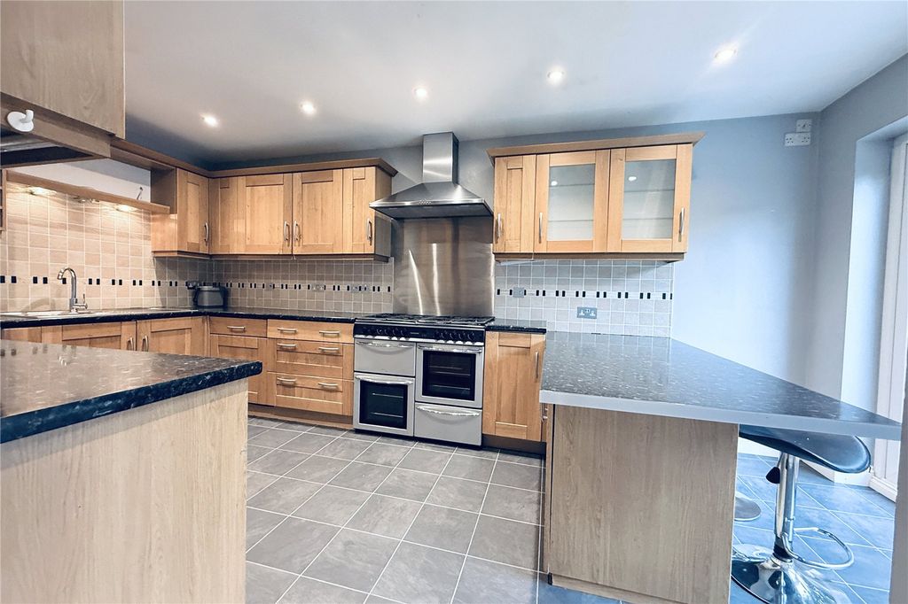 Property photo 2 of 23 Picture No. 20