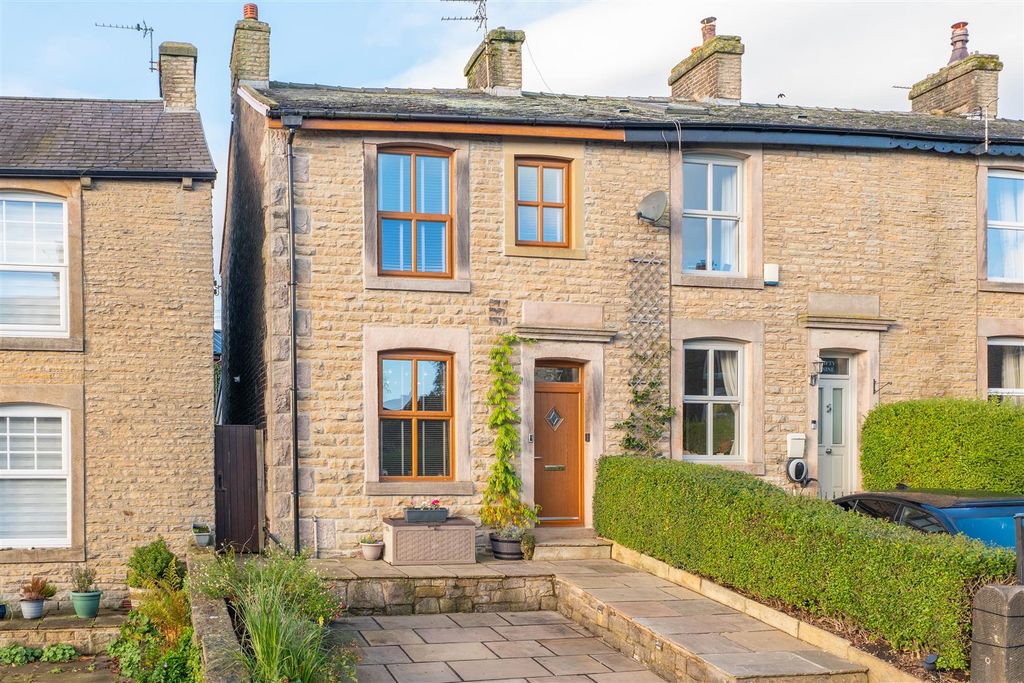 Property photo 1 of 21 Front External