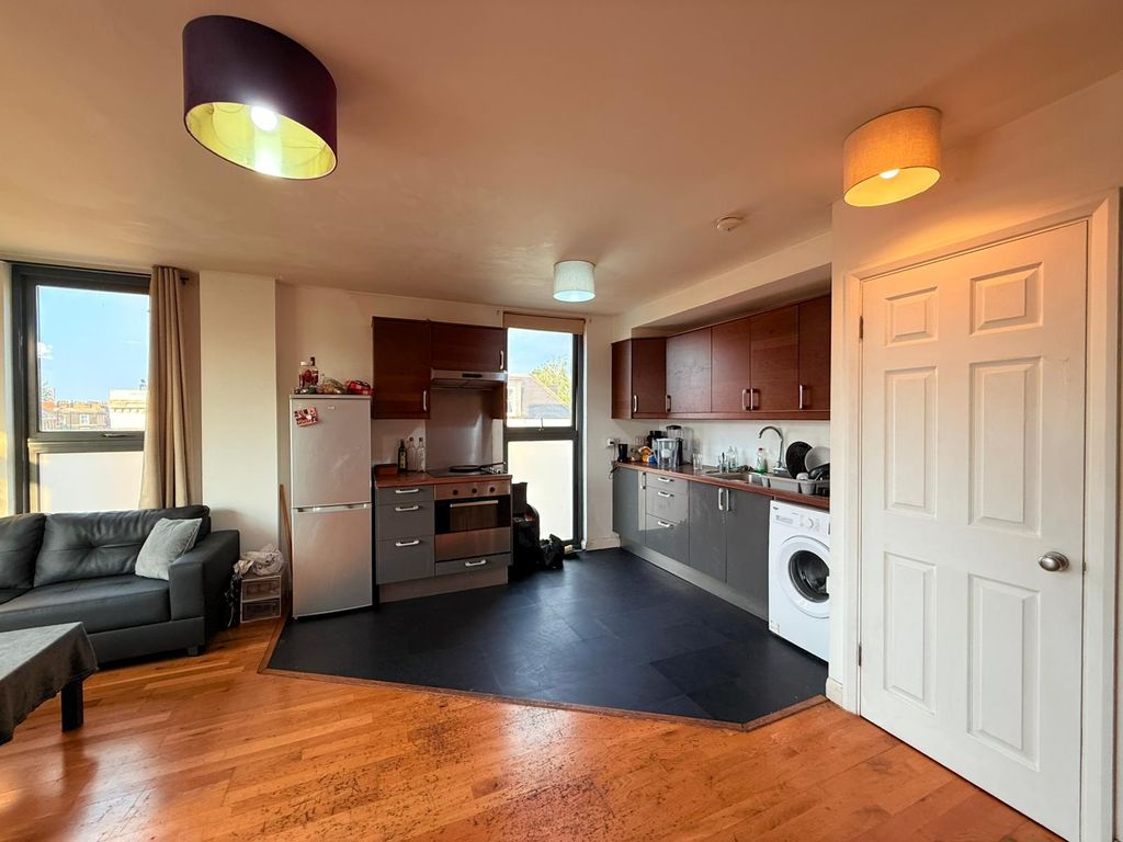 Property photo 3 of 8