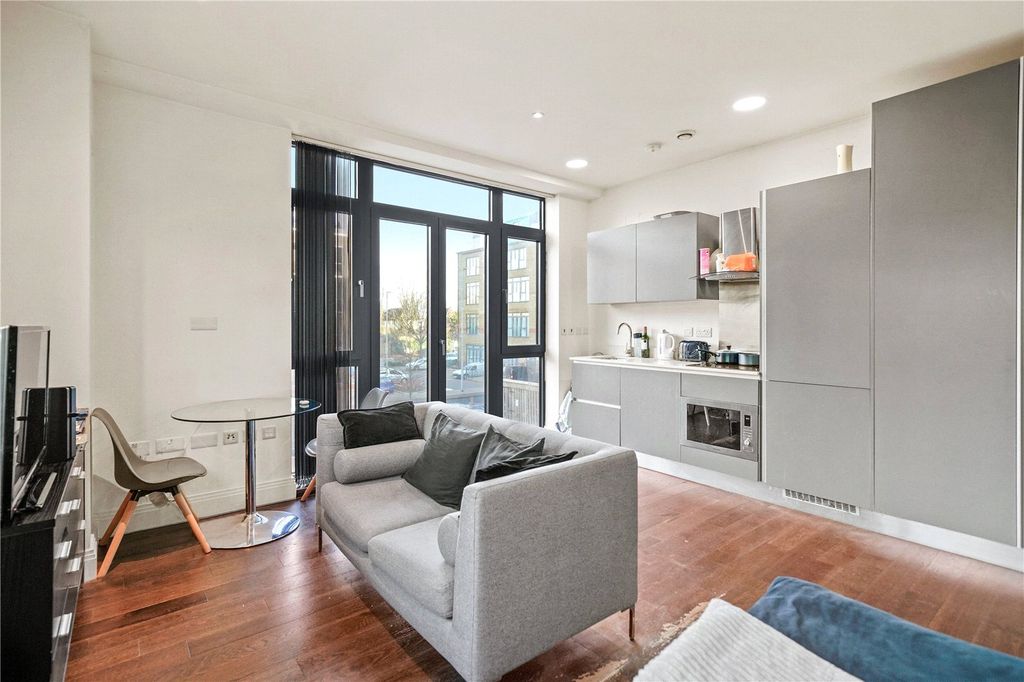 Property photo 2 of 11 Picture No. 10