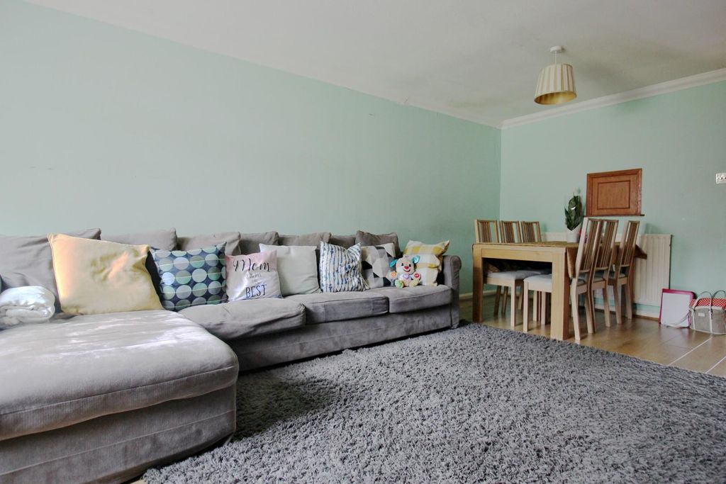Property photo 3 of 8 Img_3270_Pe.Jpg