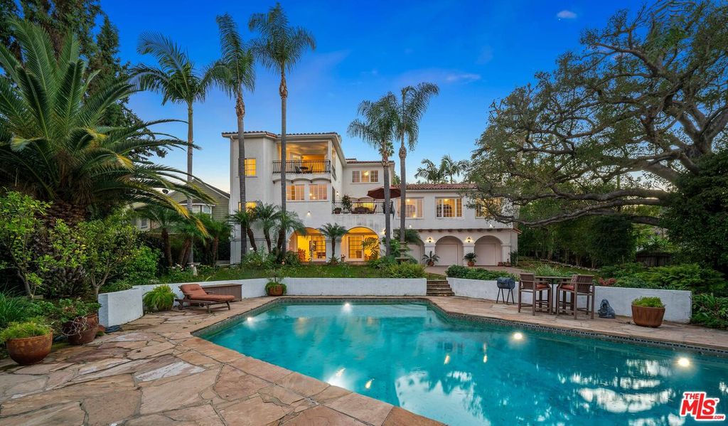 Property photo 2 of 53