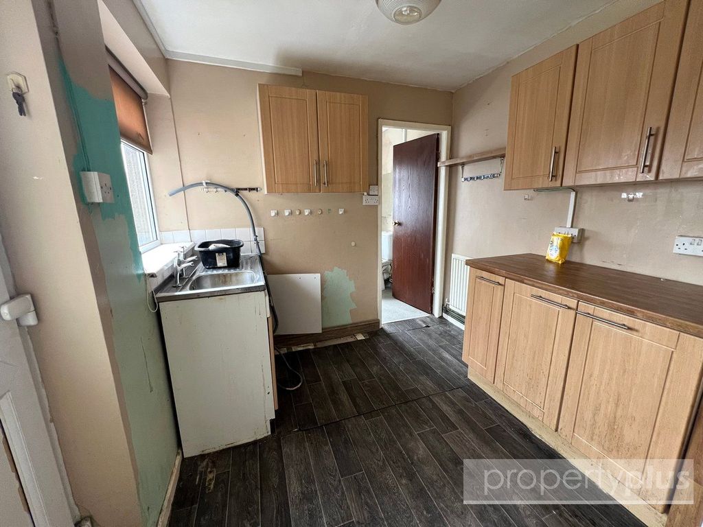 Property photo 2 of 12 Picture No. 05