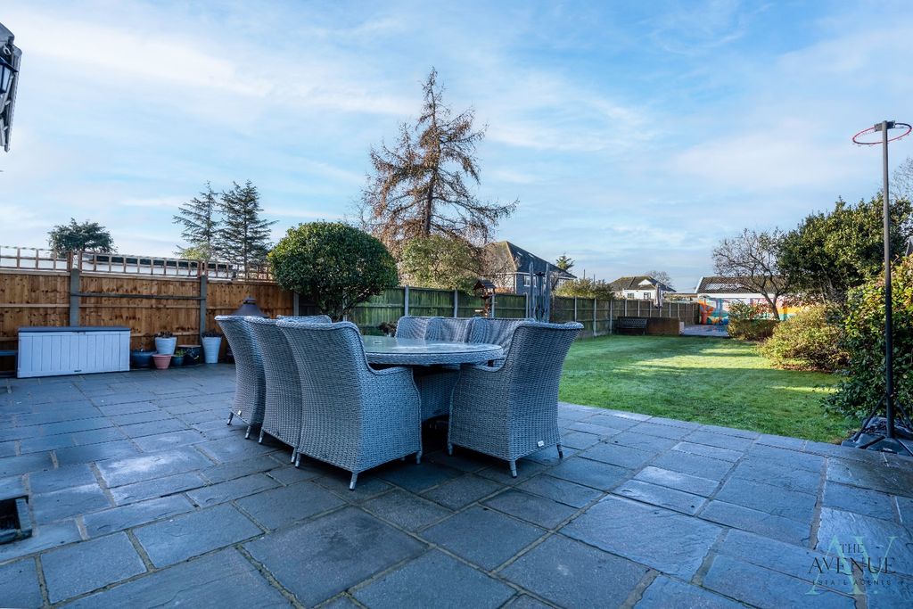 Additional image 7 of 5 bed detached house for saleConnaught Avenue, Grays RM16