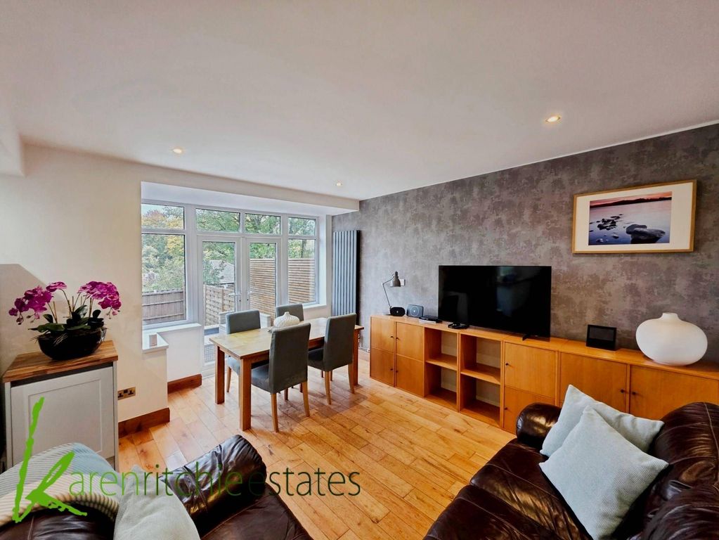 Property photo 3 of 34