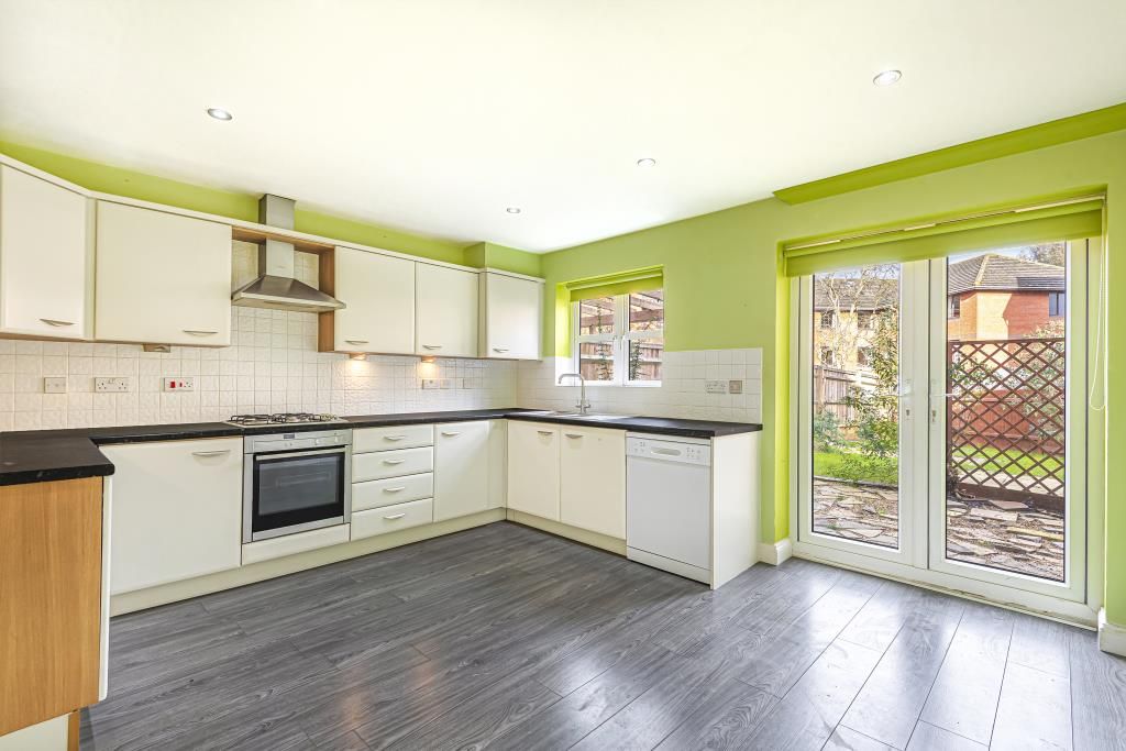 Property photo 2 of 10 Kitchen