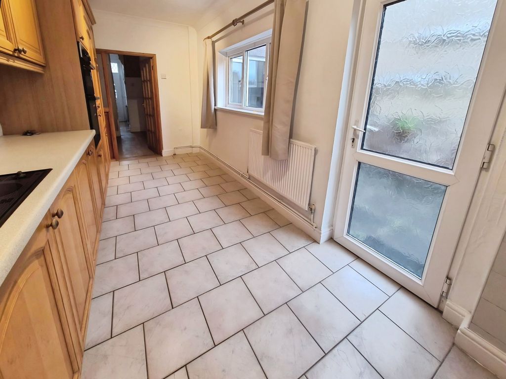 Property photo 3 of 18 Kitchen--