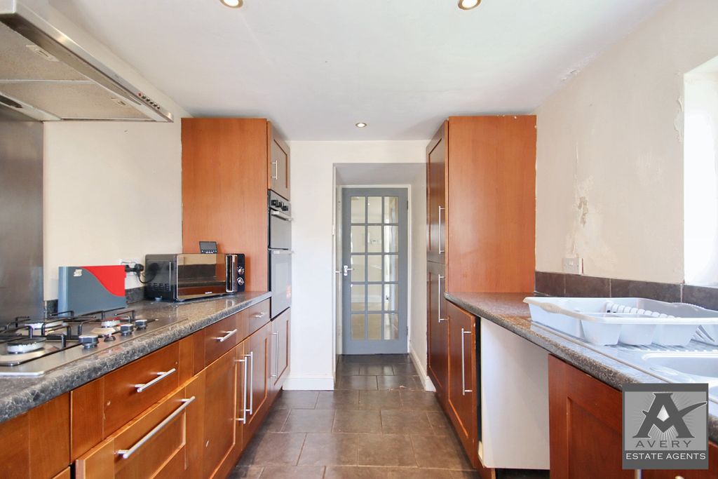 Property photo 2 of 16 Gallery