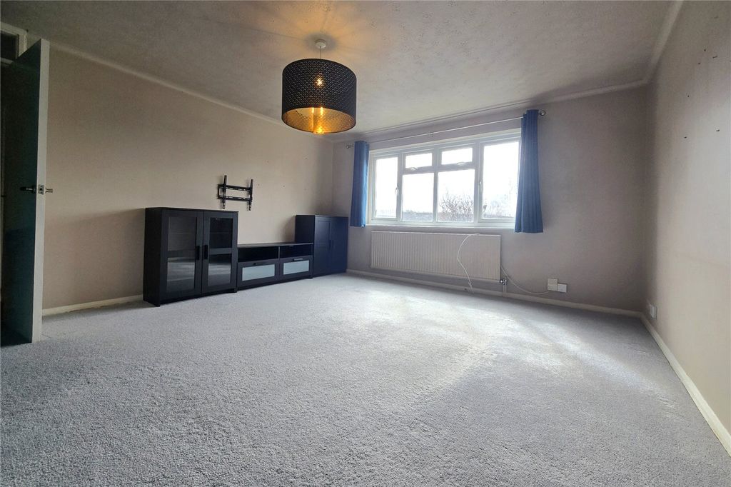 Property photo 2 of 8 Picture No. 18