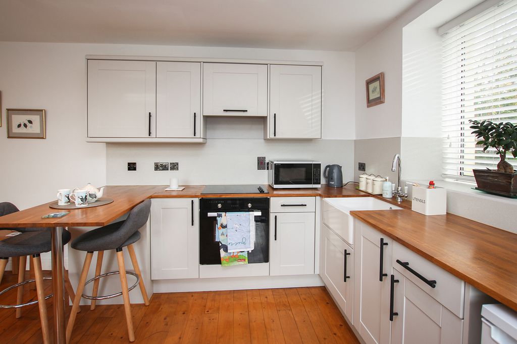 Property photo 2 of 9 Photo 1