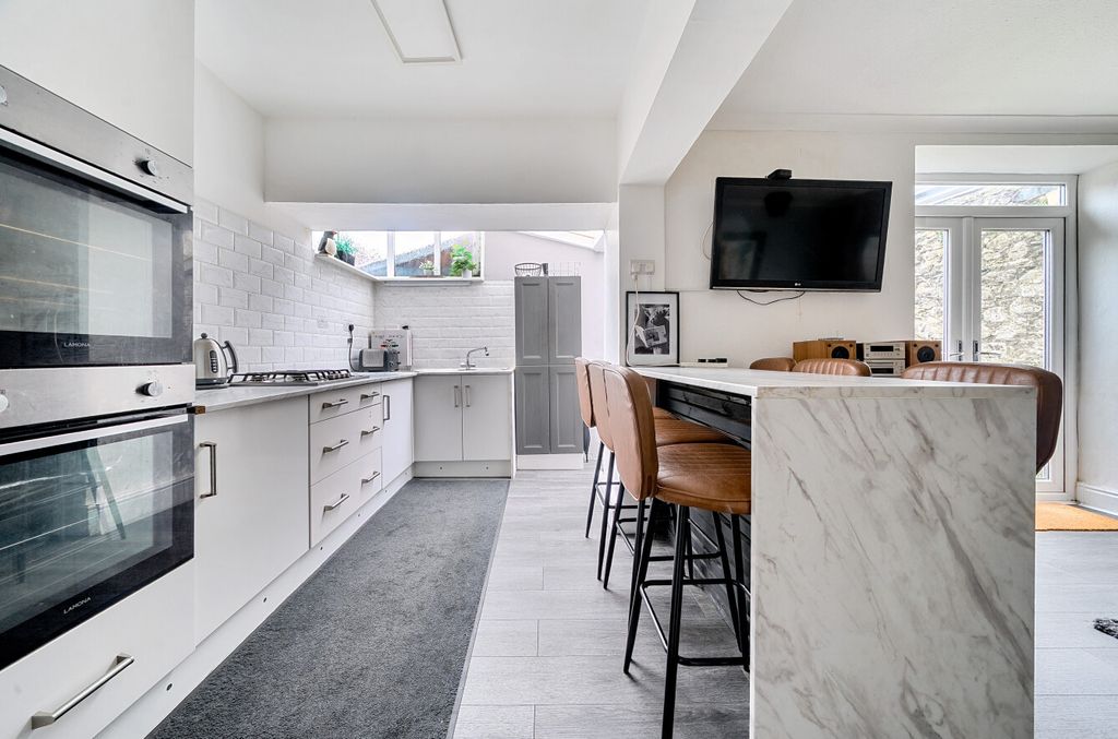 Property photo 2 of 21 1375902-13-69146B...