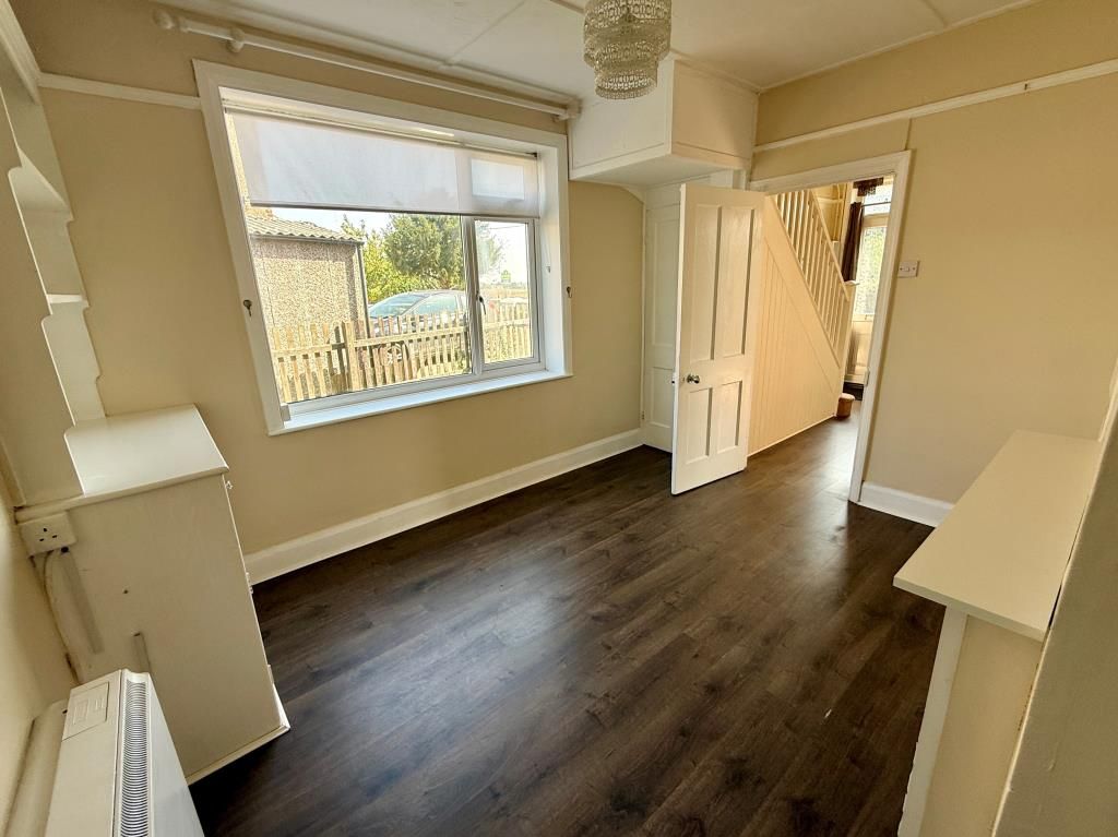 Property photo 3 of 10 Dining Room