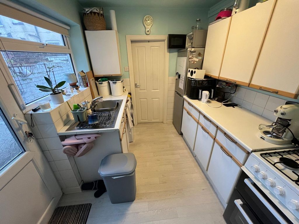 Property photo 2 of 10 Photo 3