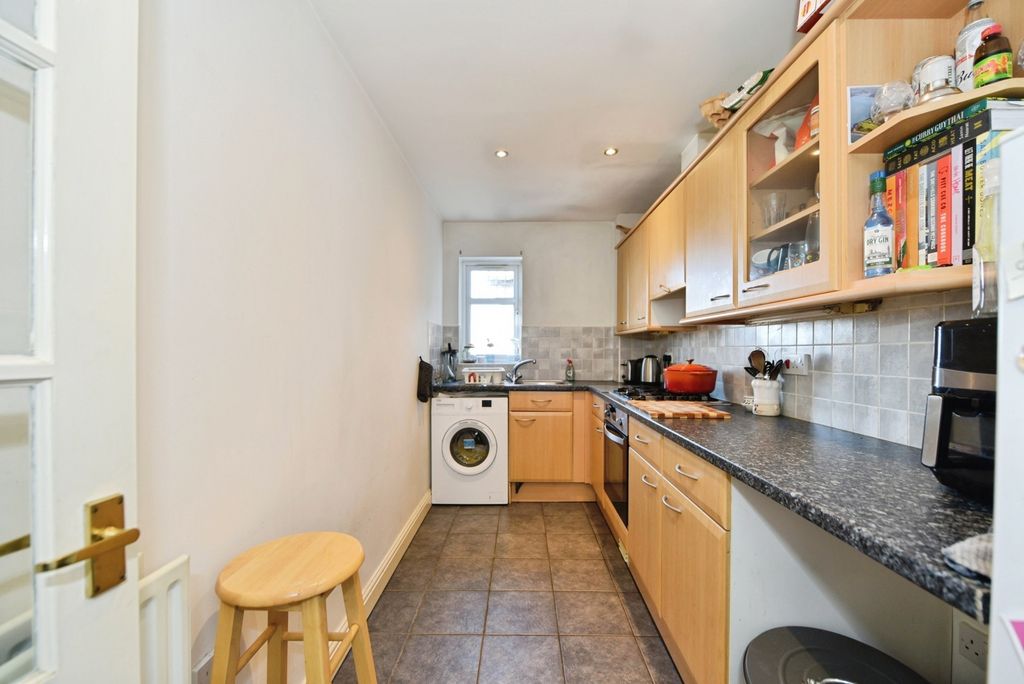 Property photo 3 of 8 Pbox-Img.Jpg