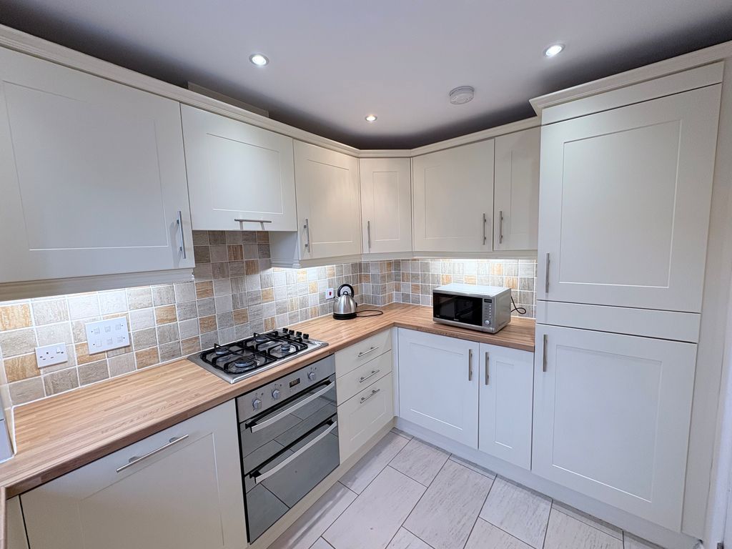 Property photo 3 of 14 111