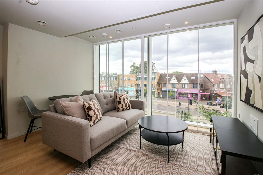 Property photo 3 of 17 Flat 44_2.Jpg