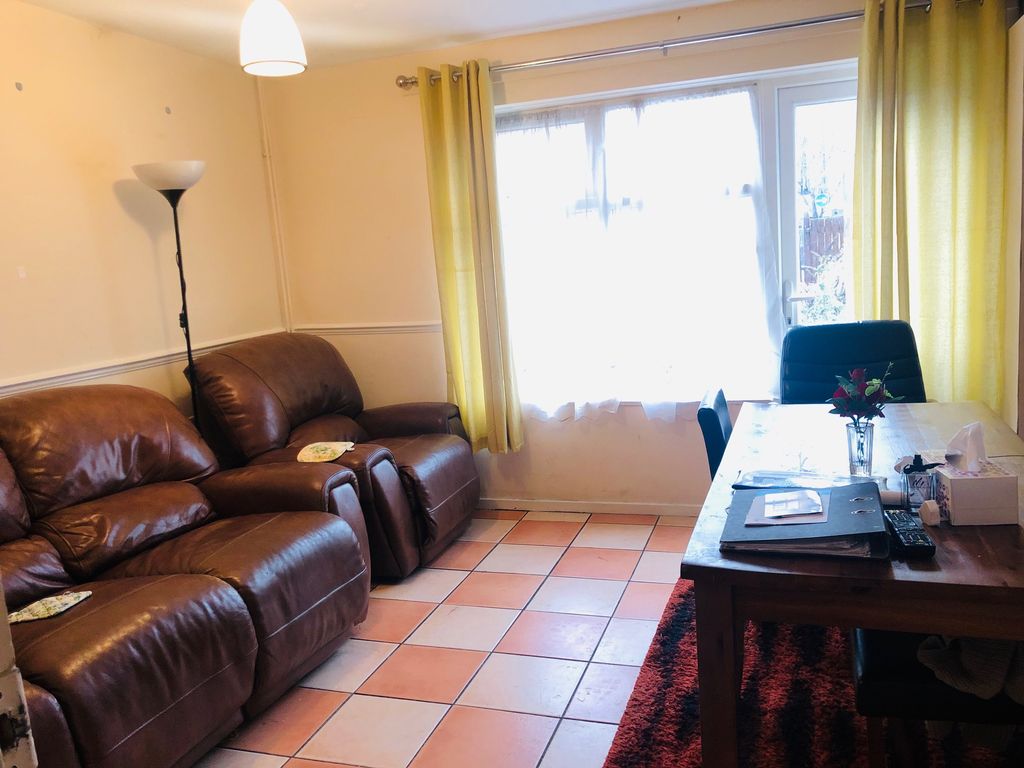 Property photo 2 of 6