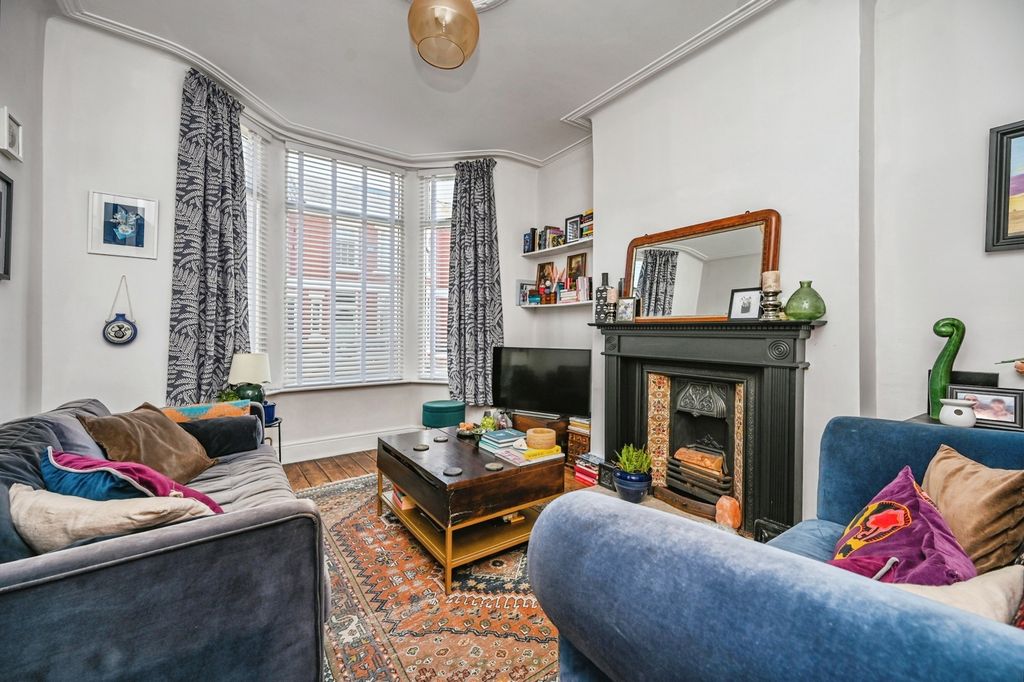 Property photo 3 of 16 Pbox-Img.Jpg