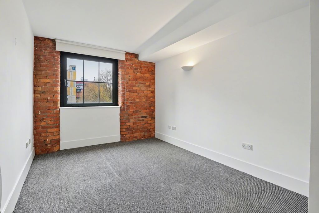 Property photo 3 of 13 Img_7357