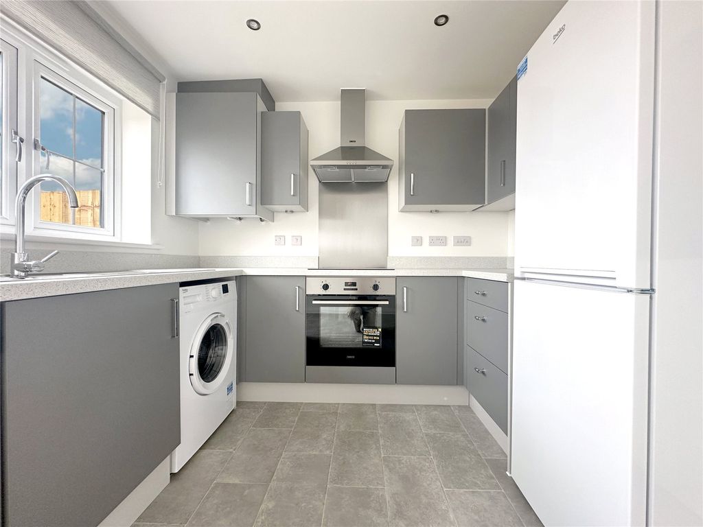 Property photo 2 of 12 Kitchen